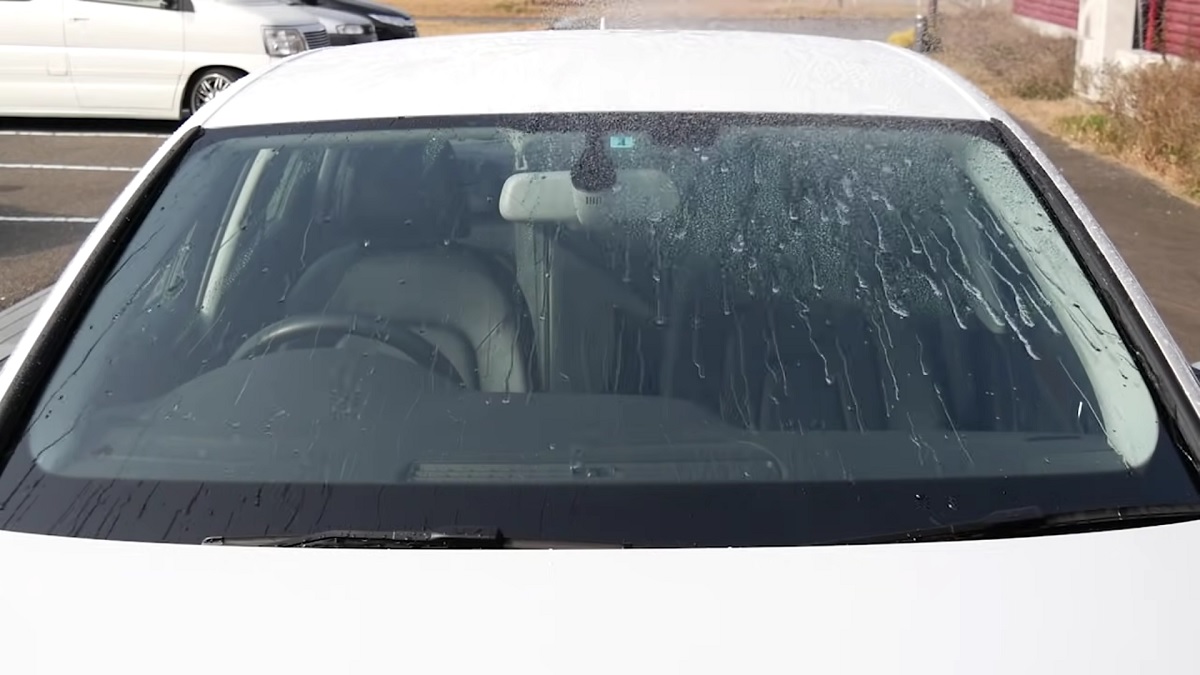 niewidzialna wycieraczka