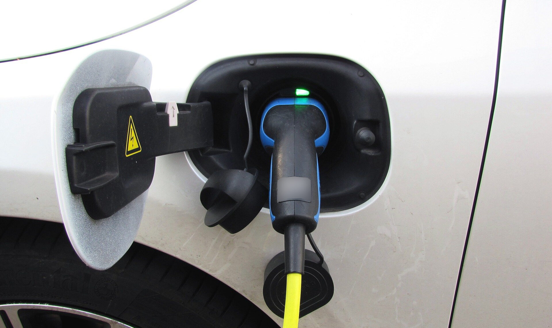 samochód elektryczny elektryk problem kłopoty