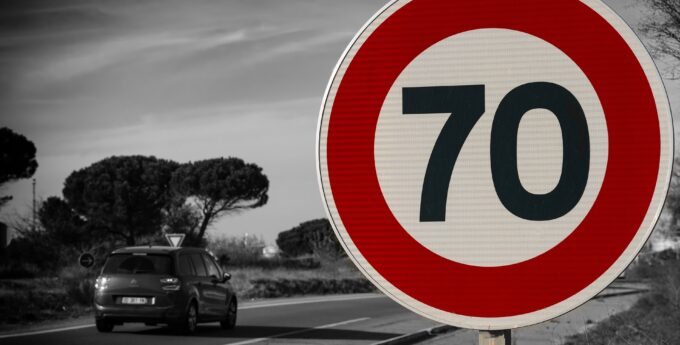 isa system samochód ograniczenie prędkości obowiązkowy