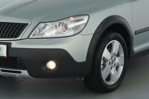 skoda-octavia-scout-2012-kombi