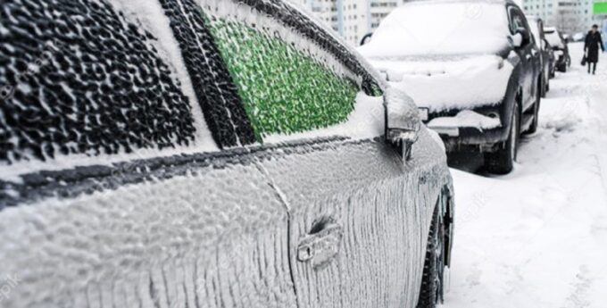 zamarznięty samochód