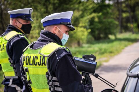 To jest prawdziwy hit tej zimy. Dostał mandat większy, niż warte jest jego auto. Nowy taryfikator dalej kosi kierowców na potęgę