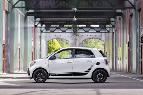mercedes kończy produkcje smart_eq_forfour caricos