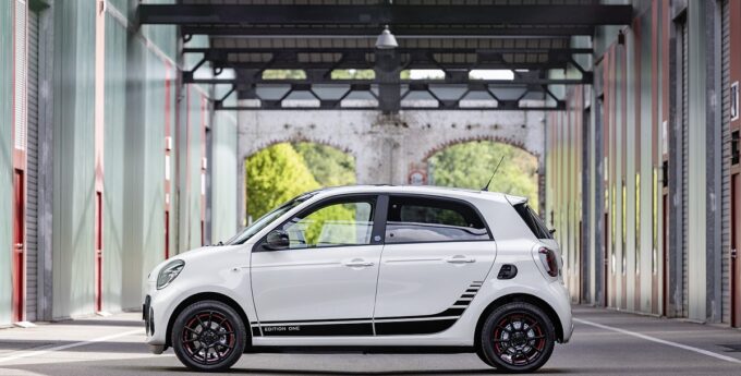 mercedes kończy produkcje smart_eq_forfour caricos