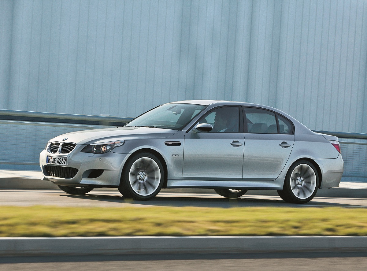 BMW M5 E60 V10