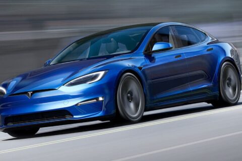 Elon Musk i nowy tryb w Tesla model S plaid