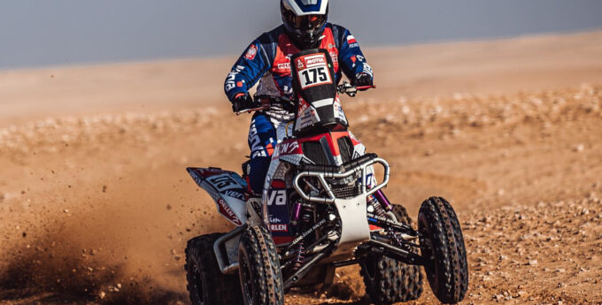 Wiśniewski rozpoczyna drugą część Dakaru na piątkę