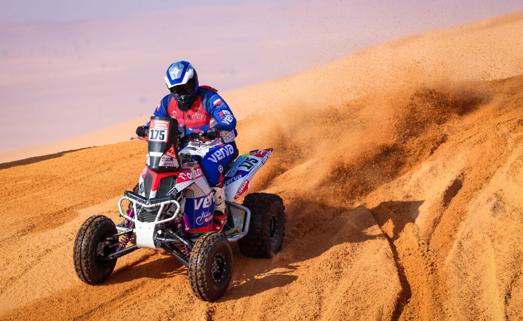 Kamil Wiśniewski na podium Rajdu Dakar!