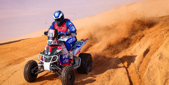 Debiutant zaskoczył faworytów. Spora strata Polaka