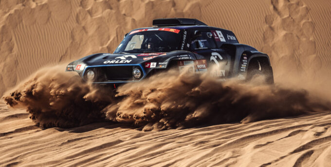 Nawigacja kluczem do sukcesu. Czas na pierwszy etap Rajdu Dakar