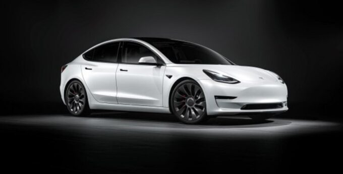serwis Tesli-Model-3-facelift-2020_1