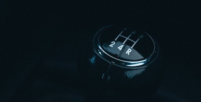 eksploatacja manualnej skrzyni biegów pixabay