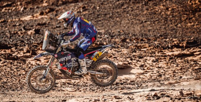 Polak walczył o etapowe podium Dakaru! Pokaz siły rodaka!