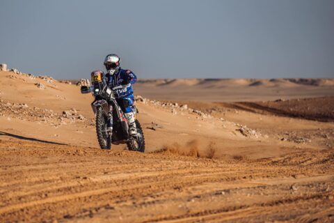 Dakar 2022 – Motocykle na wschód, auta na północ. Różne trasy na piątym etapie