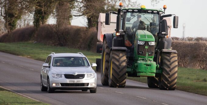 mandat traktor wyprzedzanie