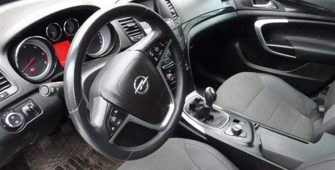 Opel Insignia - licytacja komornicza