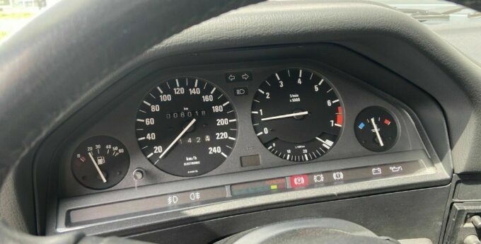 BMW-E30-320i-6000km-00005