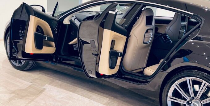 aston-martin-rapide-sedan