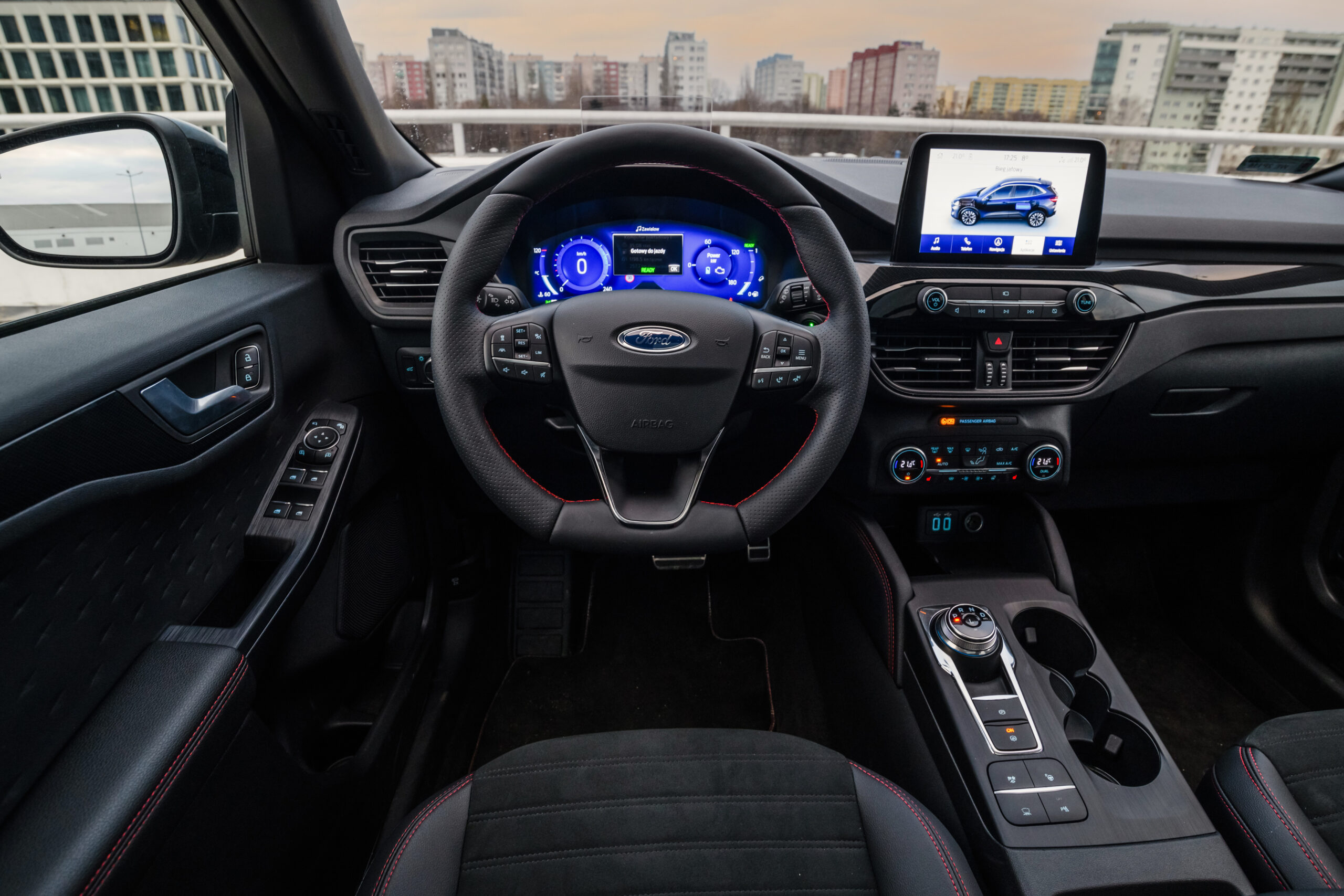 ford-kuga-suv-hybryda-spalanie