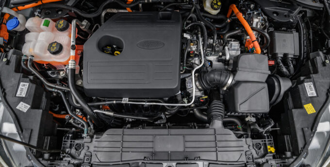 ford-kuga-suv-hybryda-spalanie