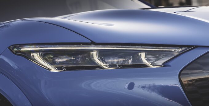 Ford Mustang Mach-E z kolejnymi nagrodami