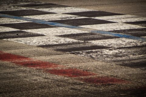 samochód najładniejszy najpiękniejszy aston martin amr22