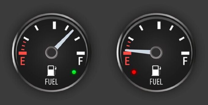 pusty i pełny bak paliwa
