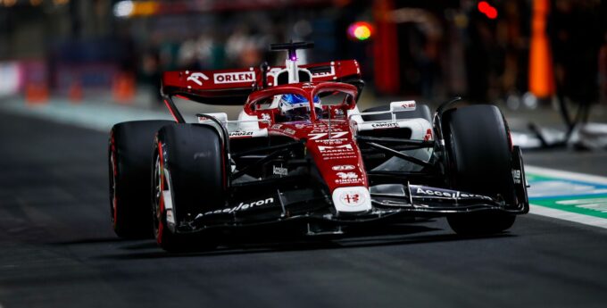 Świetna walka o zwycięstwo! Nowa Formuła 1 dostarcza emocji jakich dawno nie było!