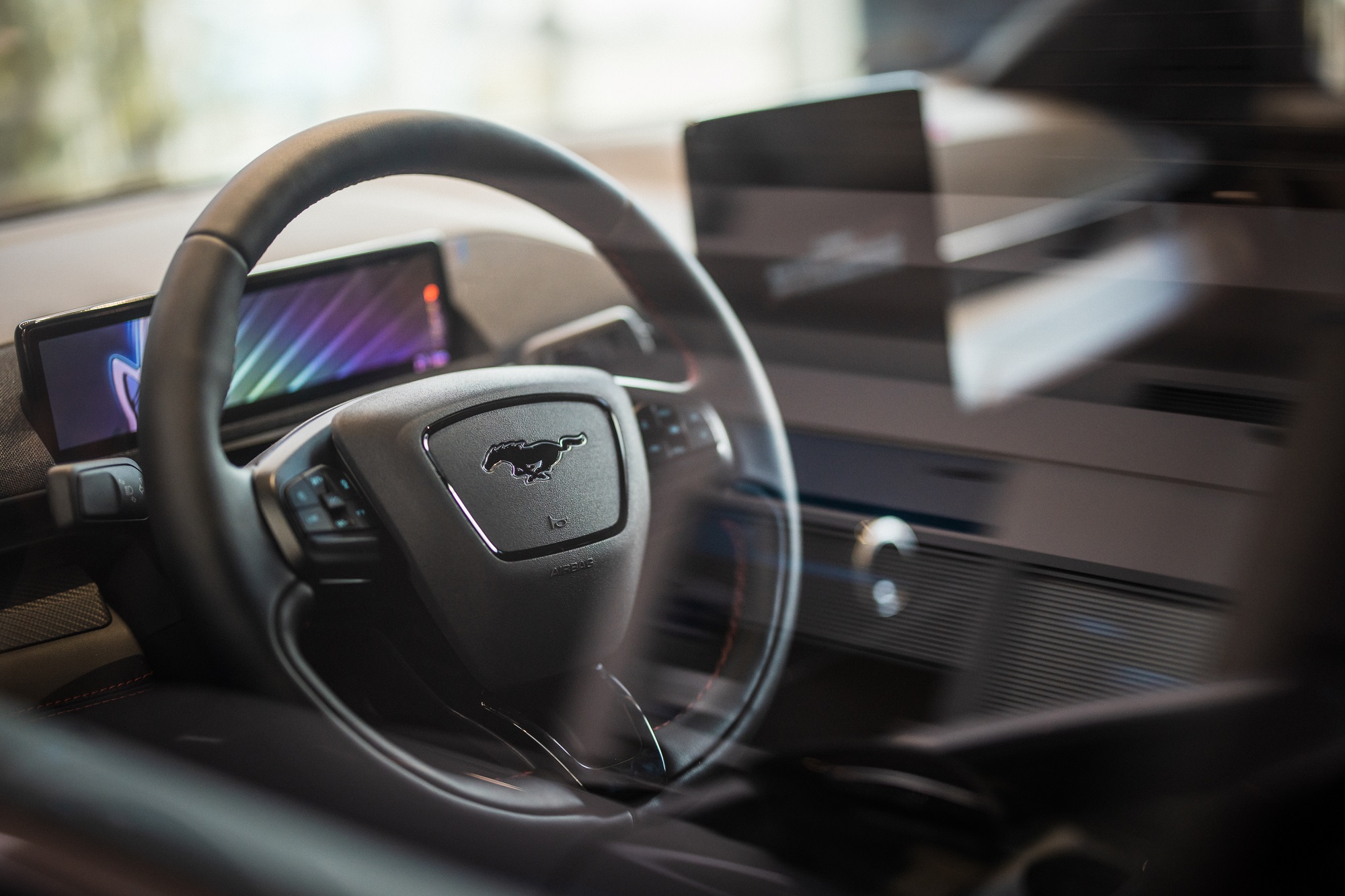Ford Mustang Mach-E podbija polskie firmy