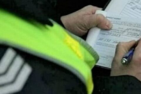 mandat-policja-stary samochód