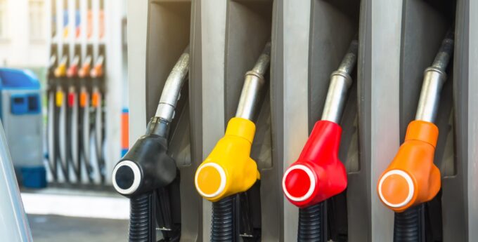 paliwo plus pieniądze świadczenie