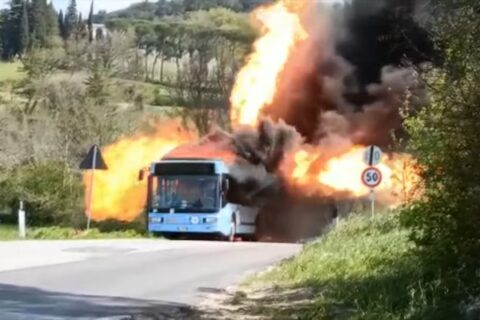 Pożar autobusu elektrycznego. Tak naprawdę był na CNG