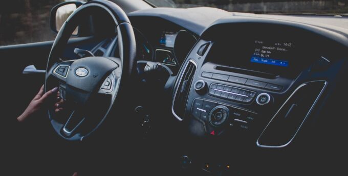 jazda samochodem tankowanie