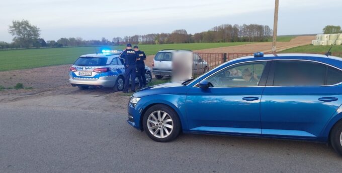 Zadzwoniła po policję, bo jej mąż nie mógł przestać do niej mówić. „Był tak nietrzeźwy, że nie był w stanie wyłączyć silnika”