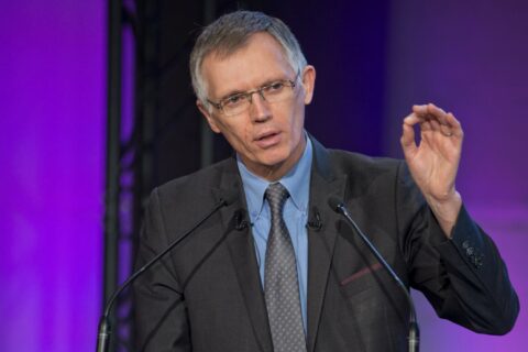 carlos-tavares-przepisy-ue-stellantis