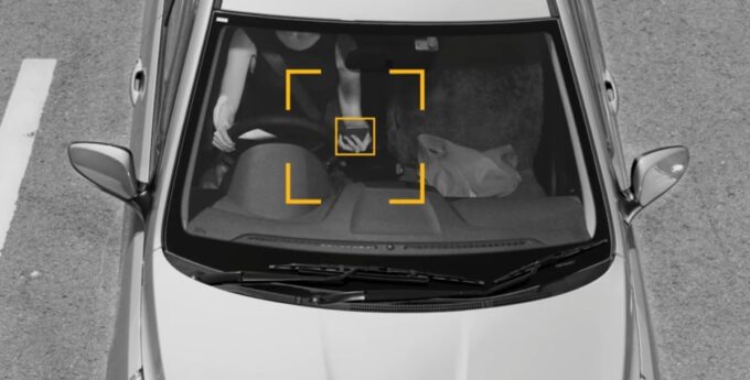 Ruszyły testy nowej technologii kamer. Zajrzą do kabiny i sprawdzą, czy nie korzystasz z telefonu