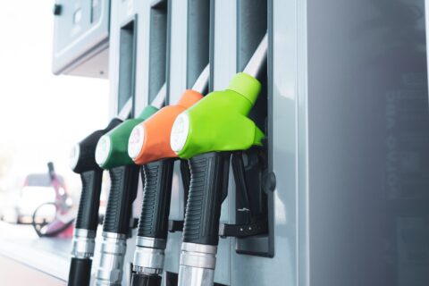 paliwo plus pieniądze świadczenie