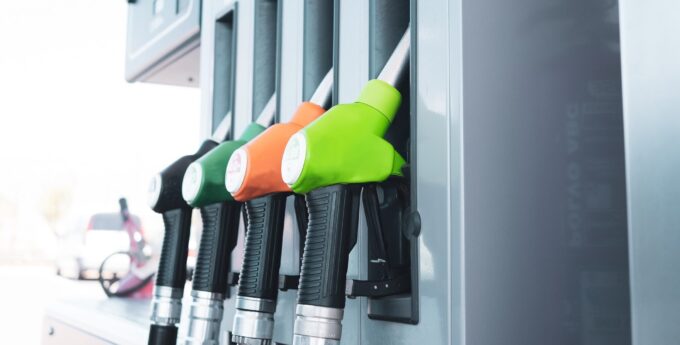 paliwo plus pieniądze świadczenie