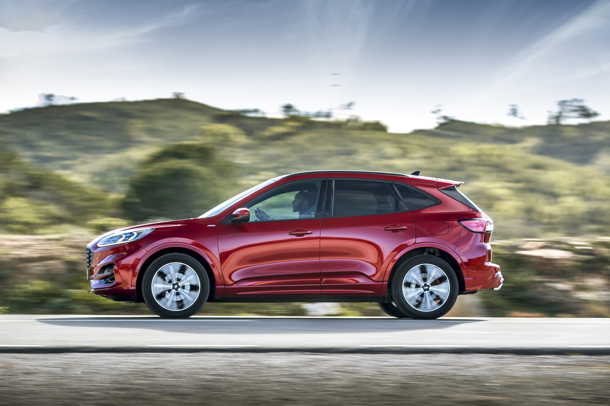 Ten nowy SUV spala 1 litr benzyny na 100 km