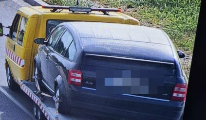 Ukradli samochód, zamówili lawetę i sprzedali auto na złom. Za „zarobione” pieniądze zrobili zakupy