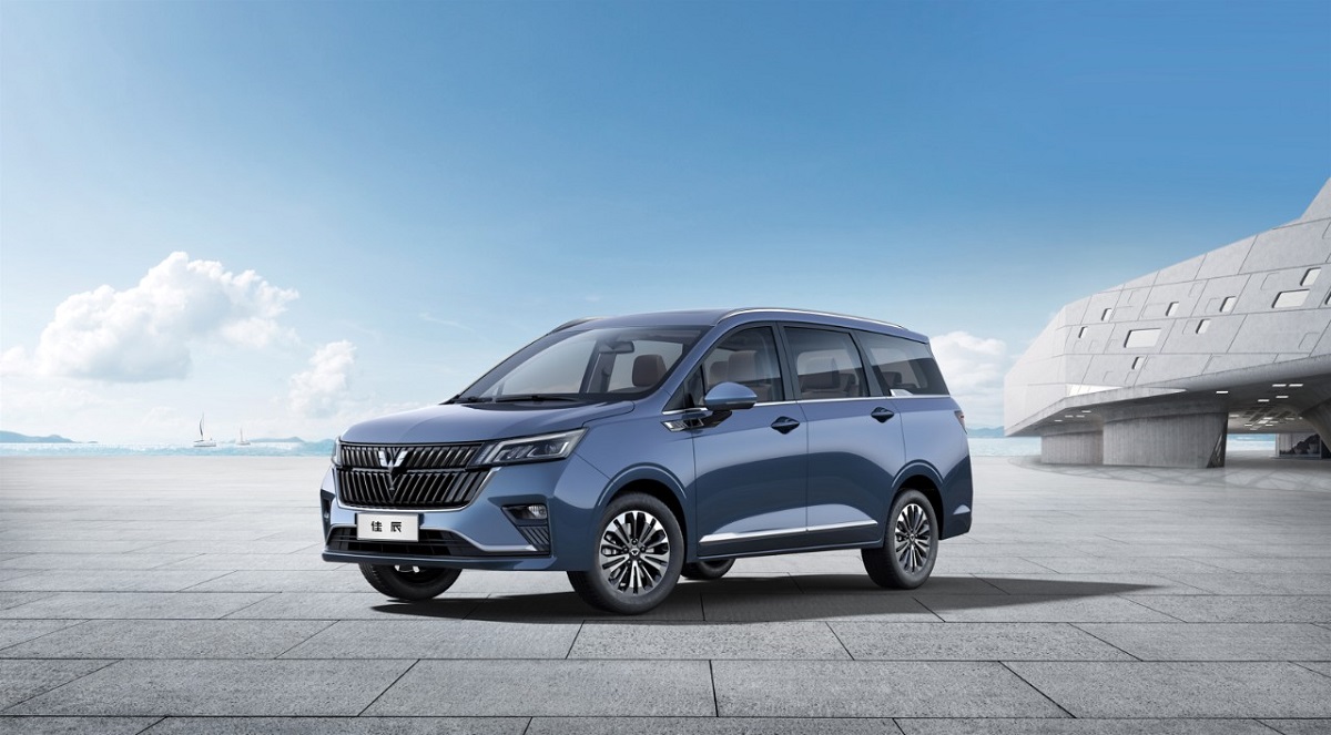Dacia kontra chiński Wuling Jia Chen przód