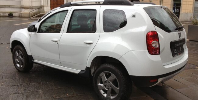 dacia rosja logan sandero duster