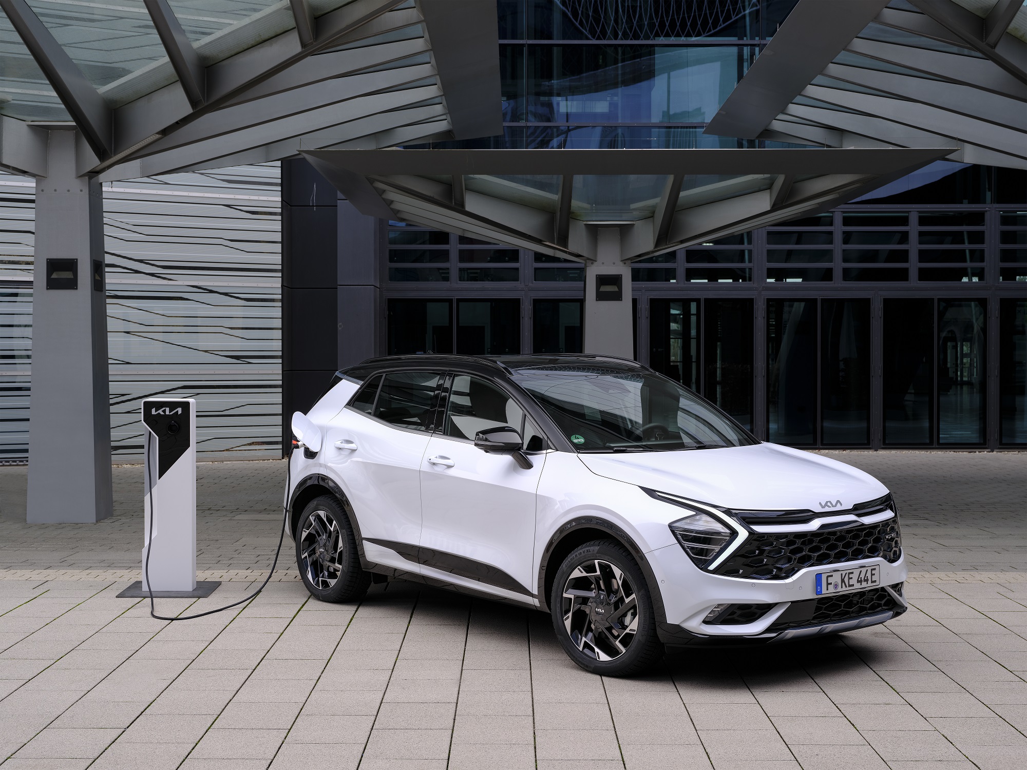 Kia Sportage PHEV spala 1,2 l benzyny na 100 km