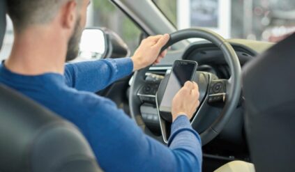 mandaty dla kierowców za jazde z telefonem