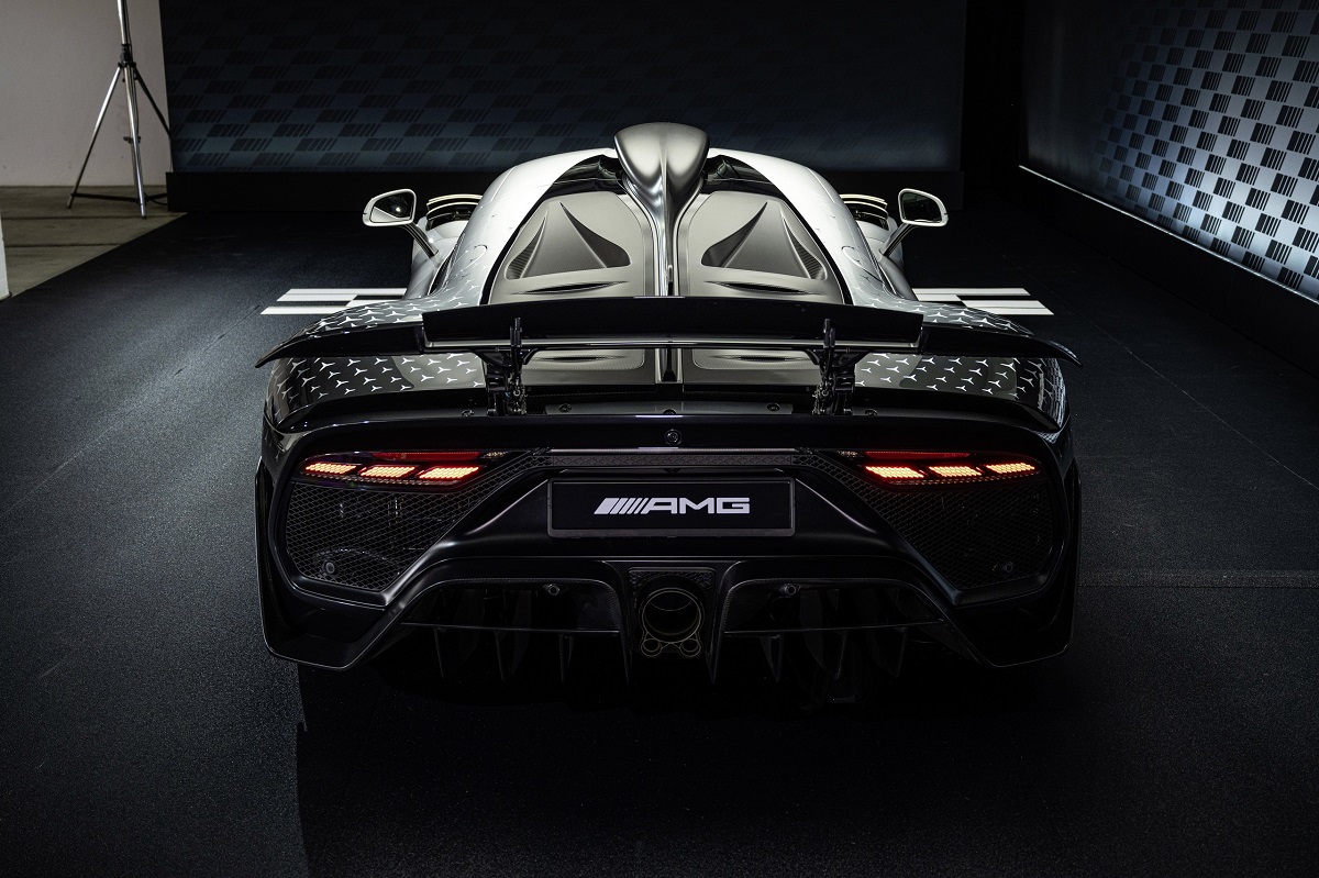 nowy mercedes amg one 2