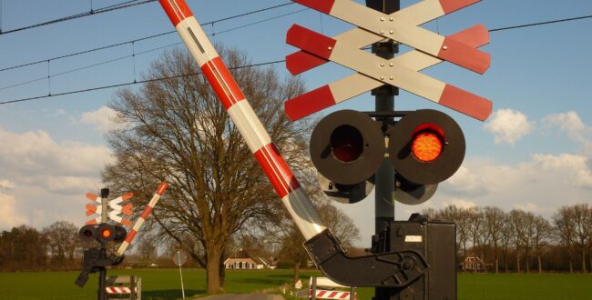 przejazd kolejowy mandat wykroczenie kara zapory światła