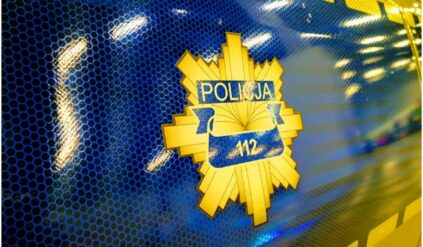 Pijany wszedł do studni i zadzwonił po pomoc. Chciał sprawdzić czy policjanci potrafią szybko jeździć