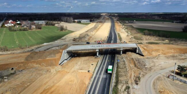Widzisz remonty na drodze? Zastosuj się to tych zasad, żeby uniknąć problemów!
