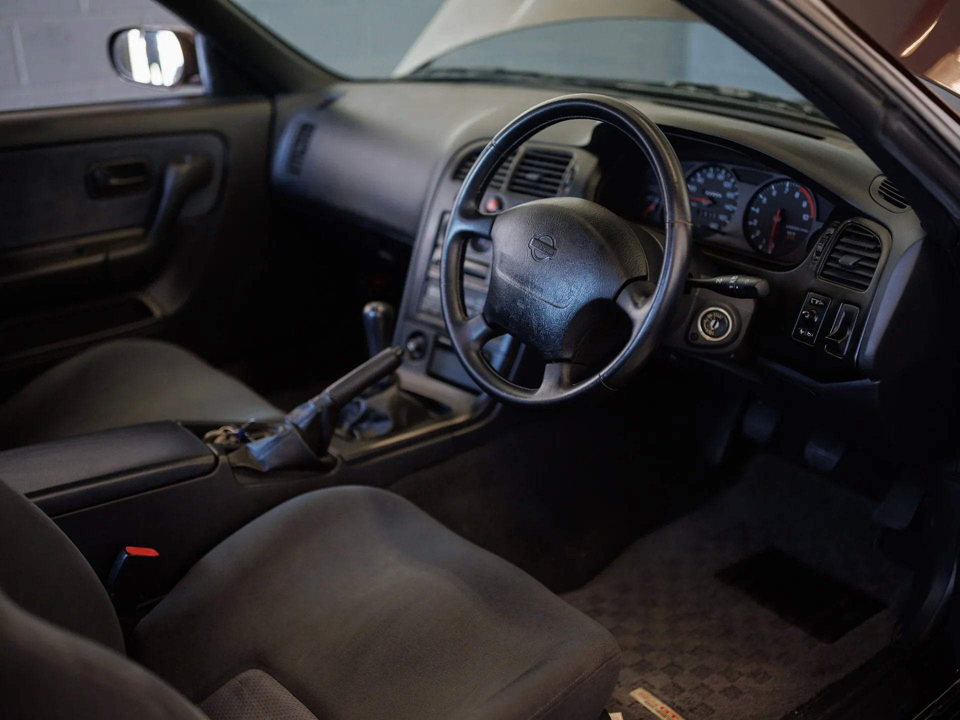 1995-Nissan-Skyline-GT-R-R33-6