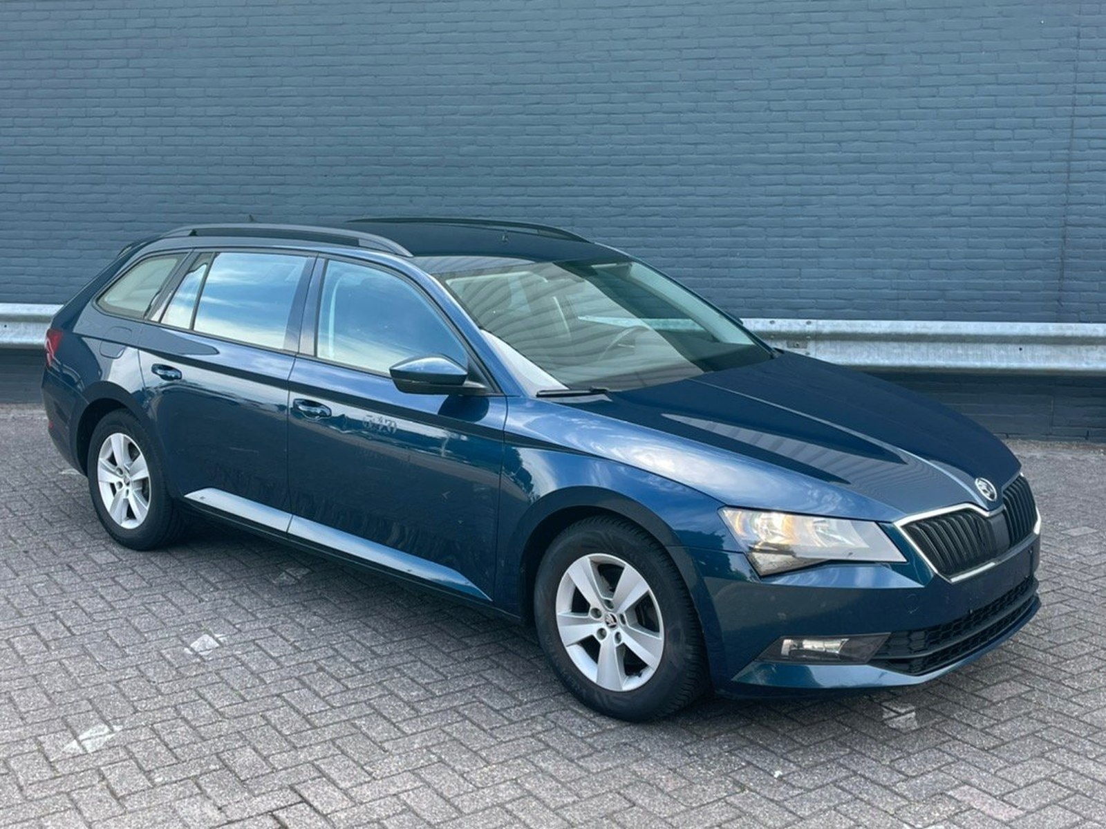 4-letnia-skoda-superb-tdi-przebieg
